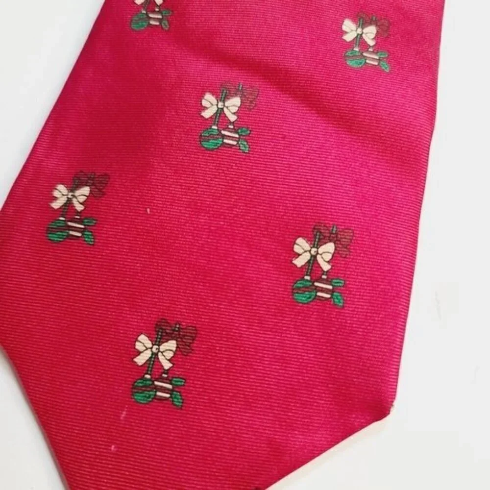 Vintage Saks Fifth Avenue Silk Red Novelty Christmas Print Neck Tie